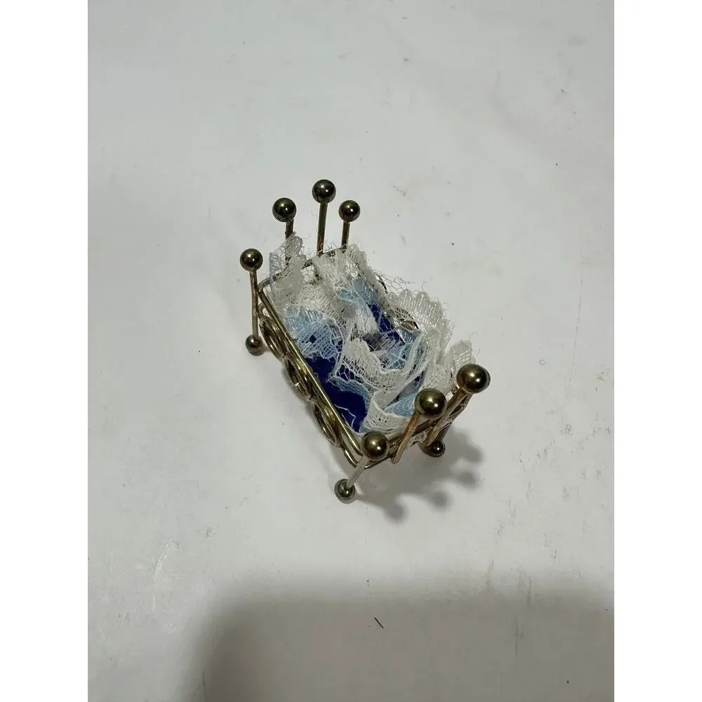 Unbranded vintage miniature